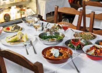 Kαπάνι Μάρκετ: Το νέο οινορεστοράν του Μεταξουργείου