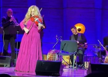 Η Ευανθία Ρεμπούτσικα στο Παρίσι