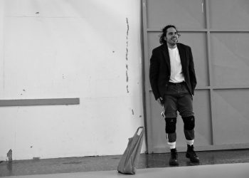 Ο Κωνσταντίνος Τσονόπουλος στο site-specific «Δωρεάν χώμα για όλους»