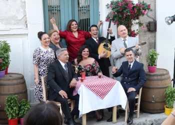 Μάλιστα κύριε Ζαμπέτα: Backstage στη φωτογράφιση για το Θέατρο Άλσος