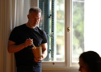 Διάφανη αγάπη: Ένα φλερτ ξεκινάει