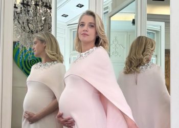 Τζένη Θεωνά: Με Celia Kritharioti Couture στην Eurovision 2025