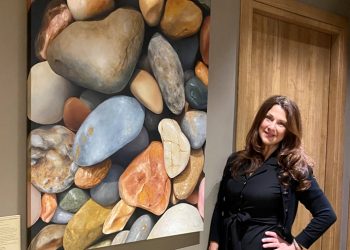 Τα έργα της Γιώτας Βοργία στο εστιατόριο Βαρούλκο