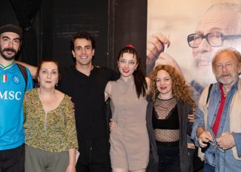 Πρεμιέρα με φίλους για το «Λίβινγκ Ρουμ» στο Θέατρο Τέχνης-Φρυνίχου