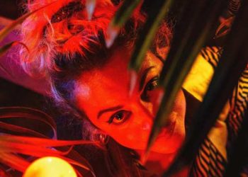 Εύη Σαρμή: «Το θέατρο είναι κυρίως οι συναντήσεις»