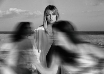 «ζ-η-θ, ο Ξένος» σε καλοκαιρινή περιοδεία