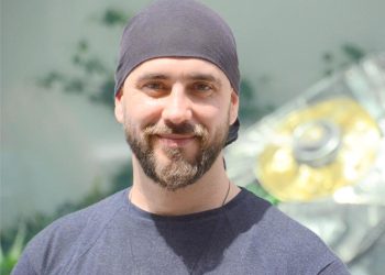 Γιώργος Μπαρδάκας: «Eυτυχία είναι ένα εργαστήριο μέσα στη φύση»