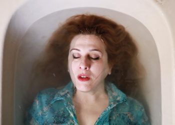 «Η γυάλα» από το project {Just/art}* στο Βερολίνο