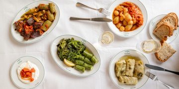 Καλοκαίρι στην Ταβέρνα Οικονόμου