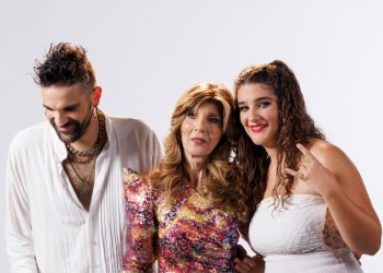 Κατερίνα Στανίση & String Demons «Σ’ έχω κάνει Θεό»