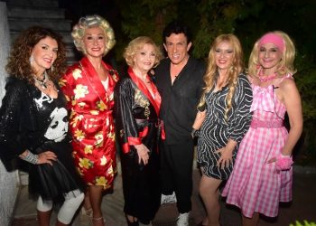 Πρεμιέρα με φίλους για το έργο του Δημήτρη Γιώτη «Black out the sequel»