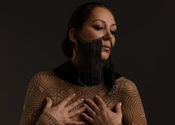 Διονυσία Καρόκη: Από την Eurovision στην «Ιερή Φωνή»