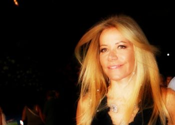 Mαριάννα Λάτση: Εντυπωσιακή με «γαλάζια μάτια» στο Καλλιμάρμαρο