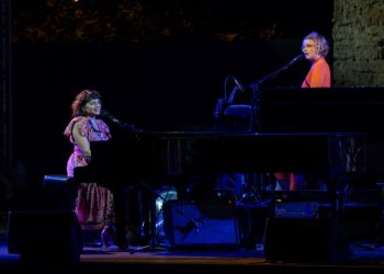 Sani Festival 2025: Εντυπωσιακή Norah Jones