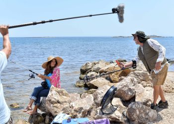 Στα γυρίσματα της νέας σειράς «Καλά θα πάει κι αυτό»…