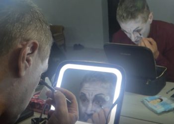 Φεστιβάλ Παραμυθιάς: Στο καμαρίνι «Μόνος με τον Άμλετ» -Αποκλειστικό-