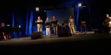 Φεστιβάλ Παραμυθιάς: Στις πρόβες για τη συναυλία «Μίκης Θεοδωράκης»