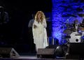 Gloria Gaynor: Κατέκτησε τη σκηνή του Sani Festival