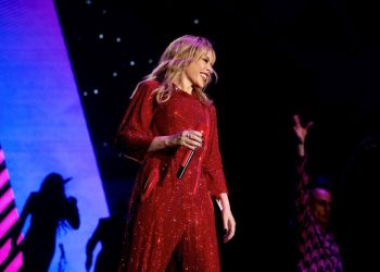 Kylie Minogue: «Αθήνα, ήσασταν τόσο δυνατοί!»