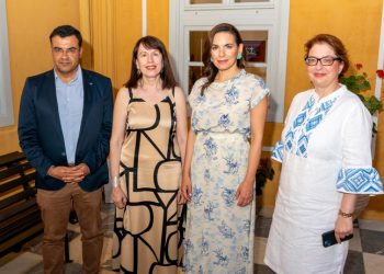 Εγκαίνια στην Ύδρα