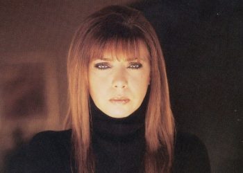 Nάντια Μουρούζη: «Σε όλους αρέσει να τους αγαπούν»