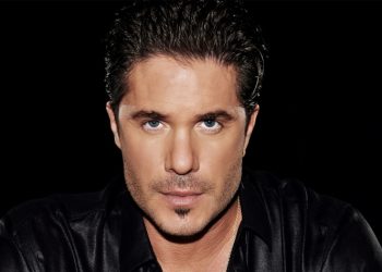 Νίκος Οικονομόπουλος «Κουράστηκα να σ’ αγαπώ»