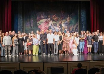 Τι θα δούμε φέτος στο Δημοτικό Θέατρο Πειραιά