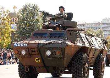 Στρατιωτική παρέλαση & Τηλεθέαση