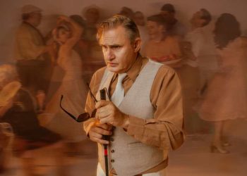 Άκης Σακελλαρίου: «Ο ηθοποιός οφείλει να τολμά»