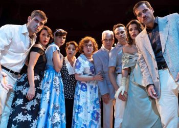 «Πρόσεχε ποιον σκοτώνεις!» στο Θέατρο Πειραιώς 131