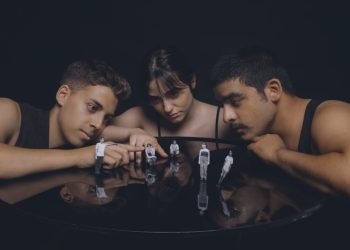 Art by Trauma: «Καιρός να την πουλεύουμε με όσα συμβαίνουν»