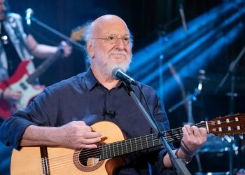 Πέθανε ο Διονύσης Σαββόπουλος