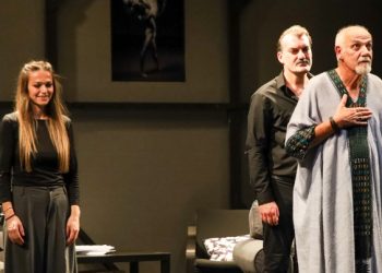 Θριαμβευτική επίσημη πρεμιέρα για τη «Συνάντηση» στο Θέατρο Μουσούρη