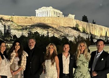 Kimberly Guilfoyle: Δείπνο με φόντο την Ακρόπολη -Αποκλειστικό-