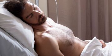 O Γιάννης Κουκουράκης επιστρέφει στο «Grand Hotel»