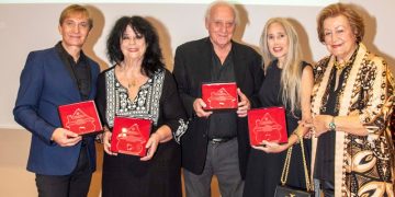 Τιμητικά βραβεία από το σύλλογο «Αγάπη και φροντίδα»