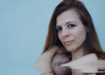 Ράνια Σχίζα: «Ξεχνάμε ότι είμαστε όλοι μελλοθάνατοι»