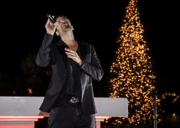 Κωνσταντίνος Αργυρός: Άναψε το δέντρο στο 91 Athens Riviera