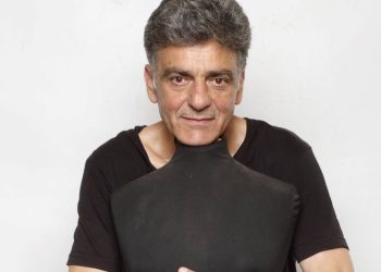 Mηνάς Βιντιάδης: «Ο συγγραφέας βλέπει γύρω του ό,τι συμβαίνει»