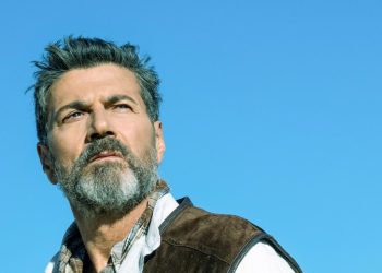 Κώστας Φαλελάκης: «Ο άνθρωπος ήταν και είναι ίδιος σε όλες τις εποχές»