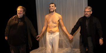 Κοιμώμενος Χαλεπάς, ο σαλός άγιος: Μεταμεσονύχτια πρεμιέρα με φίλους