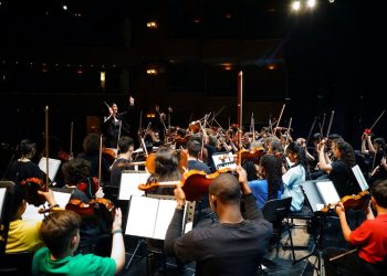 Η El Sistema Greece Youth Orchestra στο Μουσείο Ακρόπολης