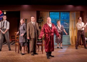 Η δεξιά, η αριστερά και ο κυρ-Παντελής: Τελευταίες παραστάσεις