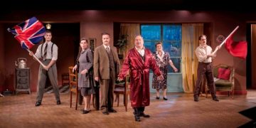 Η δεξιά, η αριστερά και ο κυρ-Παντελής: Τελευταίες παραστάσεις