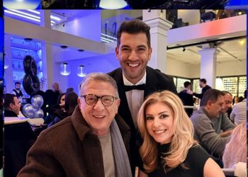 Mάνος Ιωάννου: Πάρτι γενεθλίων με αγαπημένους φίλους