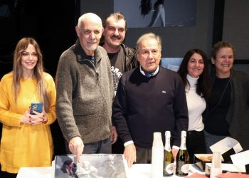 Kοπή πίτα για τη «Συνάντηση» στο Θέατρο Μουσούρη