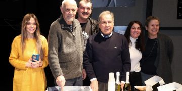 Kοπή πίτα για τη «Συνάντηση» στο Θέατρο Μουσούρη