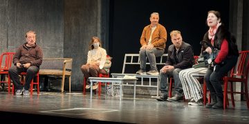 Το TOC TOC: η κωμωδία-φαινόμενο που επιστρέφει για να μας θυμίσει γιατί αγαπάμε το θέατρο