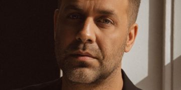 Γιώργος Γιαννιάς «Δεν αντέχω μακριά σου»