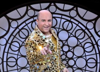 Mάρκος Σεφερλής: «20 χρόνια Δελφινάριο» & Τηλεθέαση